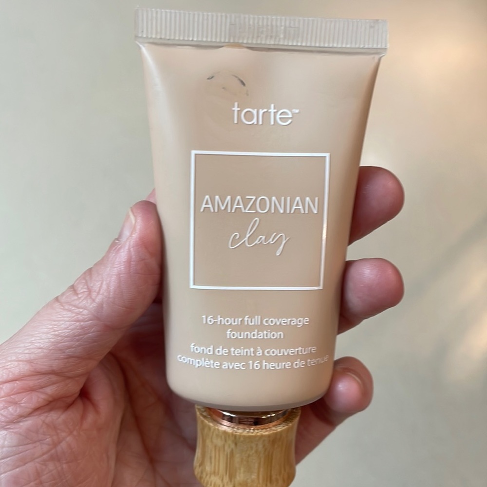 Tarte Amazonian clay foundation in light golden